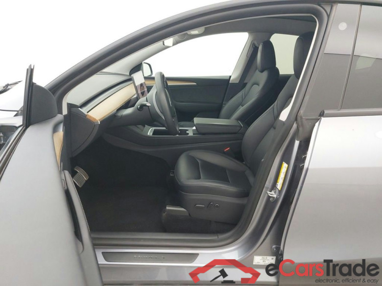 TESLA MODEL Y 72.5 kWh Dual Motor Performance (377 kW) 5d #3