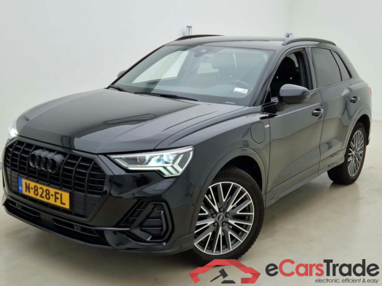 AUDI Q3 45 TFSI e S edition #1