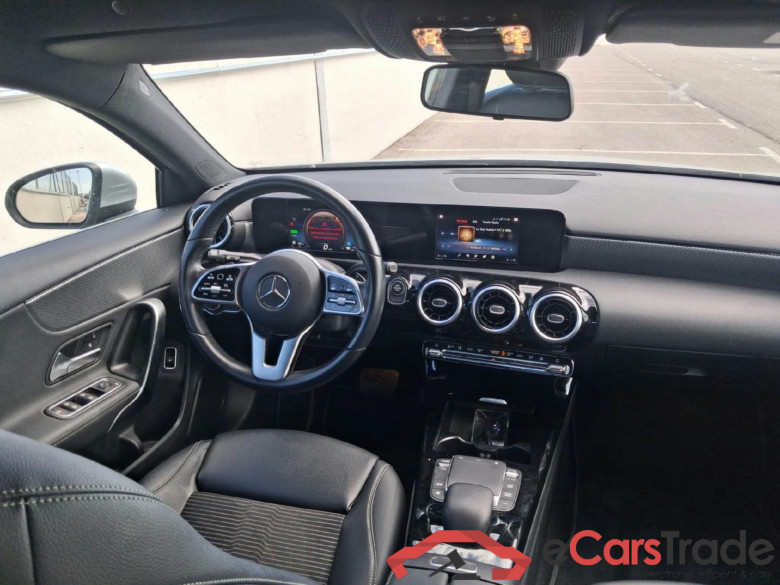 MERCEDES-BENZ Clase A / 2018 / 5P / berlina con portón A 250 e #3
