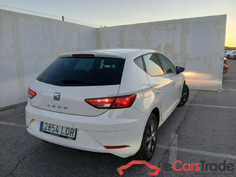SEAT León / 2016 / 5P / berlina con portón 1.6 TDI 85kW S&S Style Visio Ed Nav (AC) #2