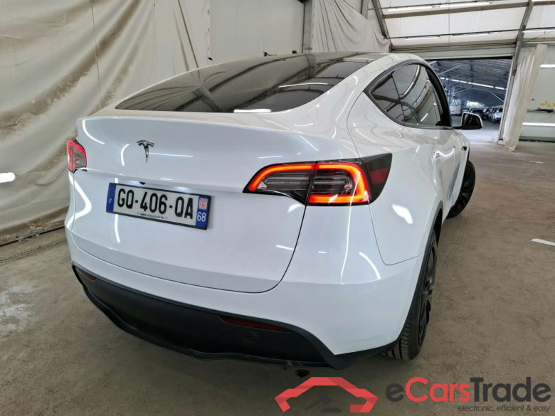 TESLA Model Y / 2021 / 5P / SUV RWD #4