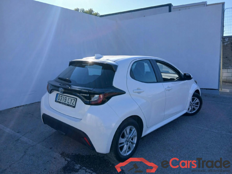 TOYOTA Yaris / 2020 / 5P / berlina con portón 1.5 120H Business Plus #2