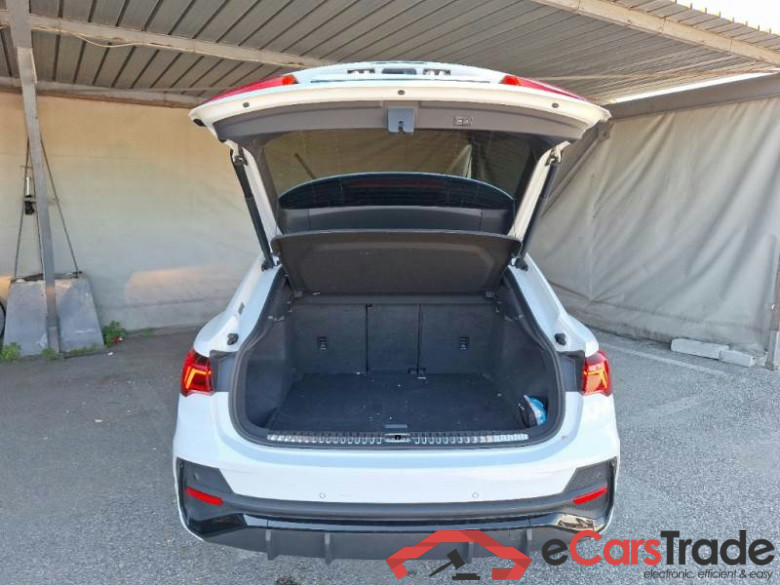 AUDI Q3 SPORTBACK / 2019 / 5P / SUV 35 TFSI S TRONIC IDENTITY BLACK #4