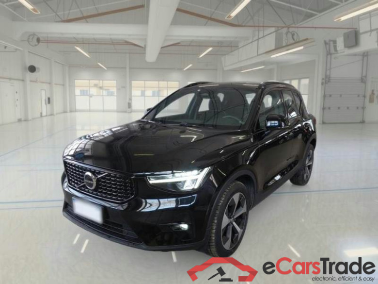 VOLVO XC40 / 2021 / 5P / SUV B4 AWD AUTOMATICO ULTIMATE DARK