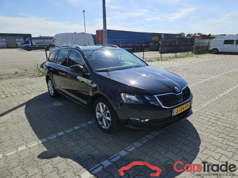 SKODA Octavia Combi 110 kW #4