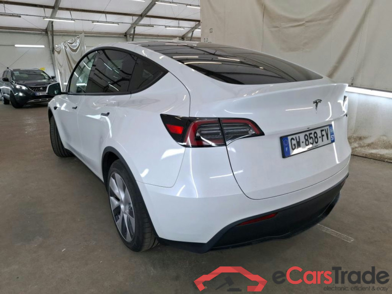 TESLA Model Y / 2021 / 5P / SUV RWD #3