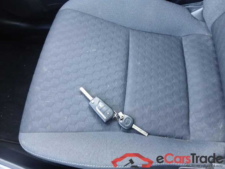 TOYOTA Yaris 1.5 120H Business Plus #5