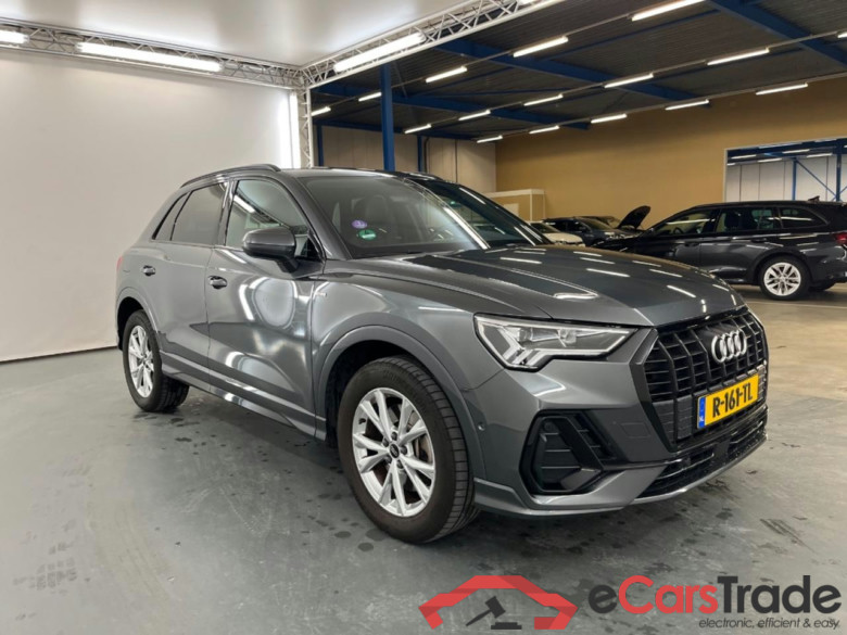 AUDI Q3 45 TFSI e S edition #2