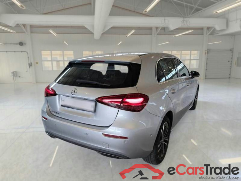 MERCEDES-BENZ CLASSE A / 2022 / 5P / BERLINA A 180 D AUTOMATIC ADVANCED PROGRESSIVE #2