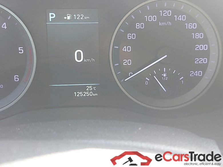 HYUNDAI Tucson / 2018 / 5P / todoterreno 1.6 CRDI 100kW (136CV) 48V N-Line DT 4X2 #5