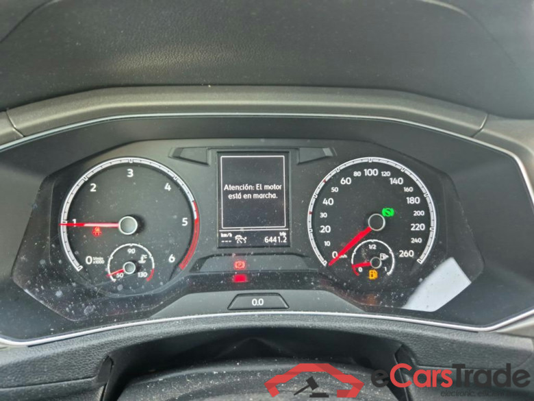 VOLKSWAGEN T-Roc / 2017 / 5P / todoterreno Advance 2.0 TDI 110kW (150CV) DSG (AC2) #4