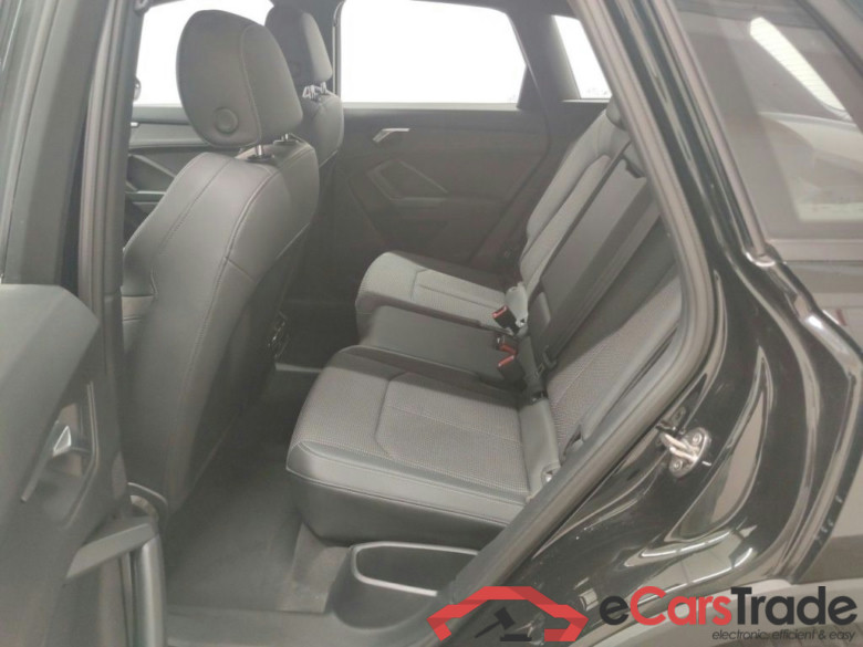 Audi Q3 45 TFSI e S tronic 5d #3