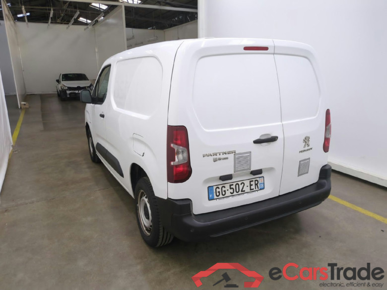 PEUGEOT Partner / 2018 / 4P / Fourgonnette BHDI 100 S&S STANDARD 650KG PREMIUM #2