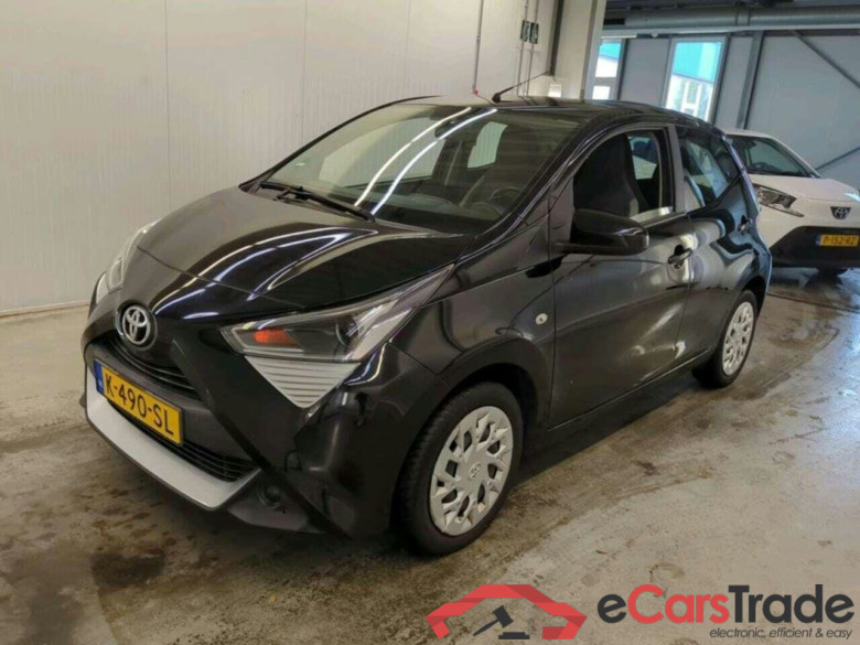 TOYOTA Aygo 1.0 VVT-i x-play