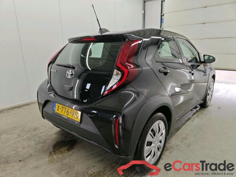 TOYOTA Aygo X 1.0 VVT-i MT Play #2