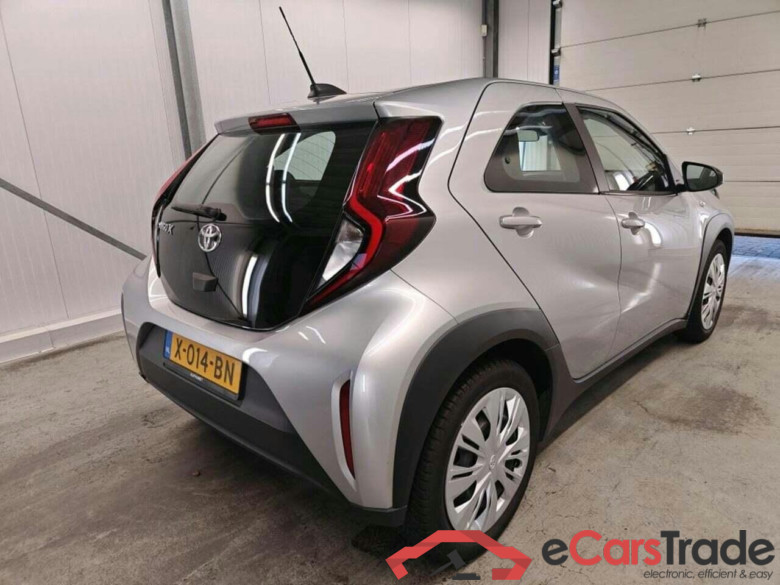 TOYOTA Aygo X 1.0 VVT-i MT Play #2