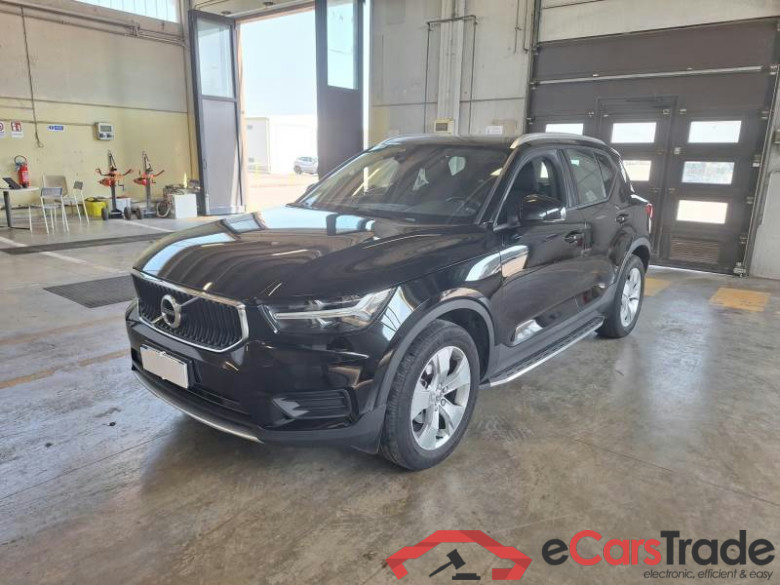 VOLVO XC40 / 2017 / 5P / Fuoristrada T2 automatico Momentum Pro N1