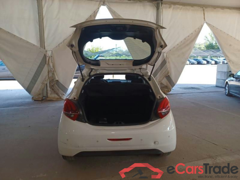 PEUGEOT 208 / 2015 / 5P / BERLINA ALLURE BLUEHDI 75CV #5