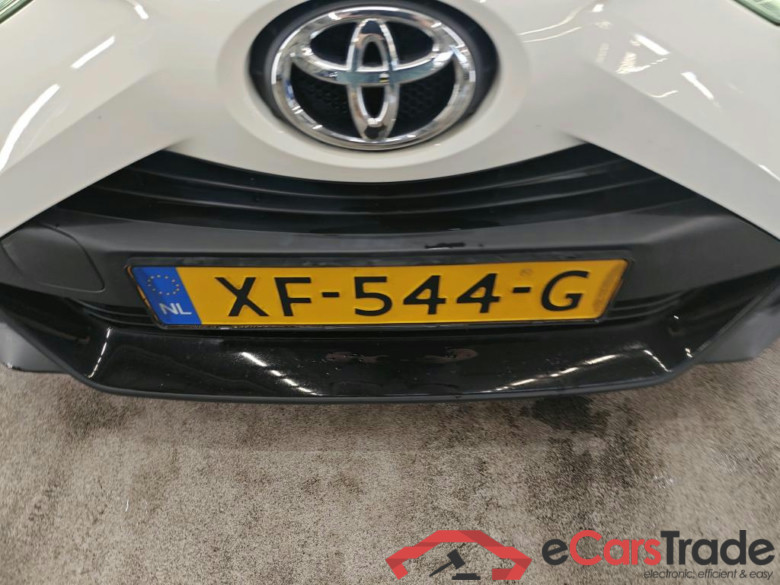 Toyota AYGO 1.0 VVT-i x-play 5d #5