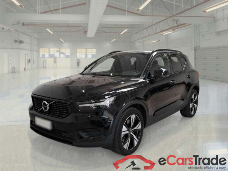 VOLVO XC40 / 2017 / 5P / SUV T5 Plug-in Hybrid auto Recharge R-Design #1