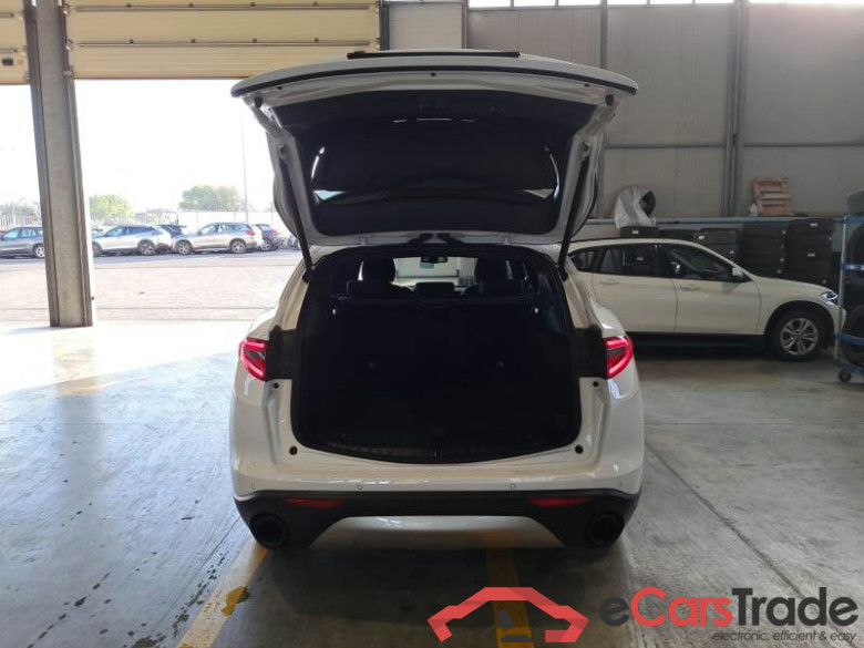 ALFA ROMEO STELVIO / 2017 / 5P / SUV 2.2 TD 160 CV SUPER BUSINESS AT8 RWD #5