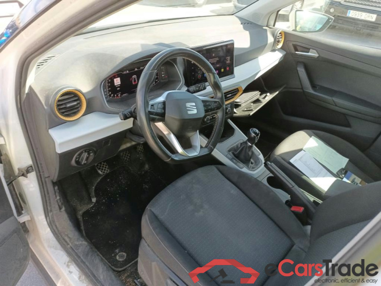 SEAT Arona / 2017 / 5P / todoterreno 1.0 TSI 81kW (110CV) Style Plus (AC) #3