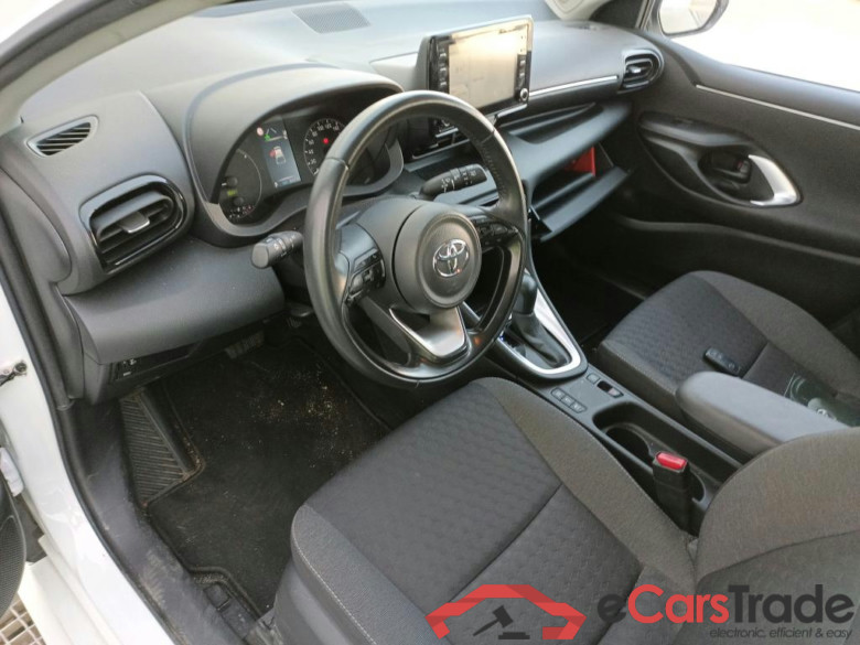 TOYOTA Yaris / 2020 / 5P / berlina con portón 1.5 120H Active Tech #3