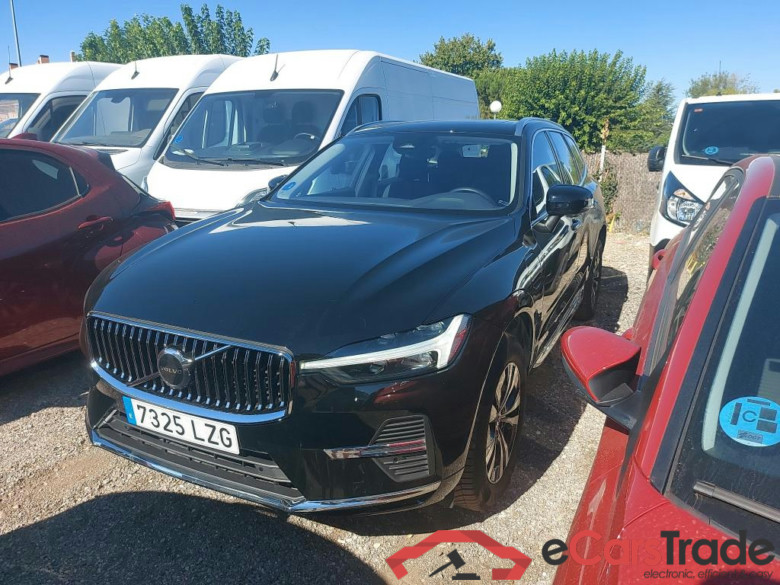 VOLVO XC60 T6 AWD Recharge Core Auto #1