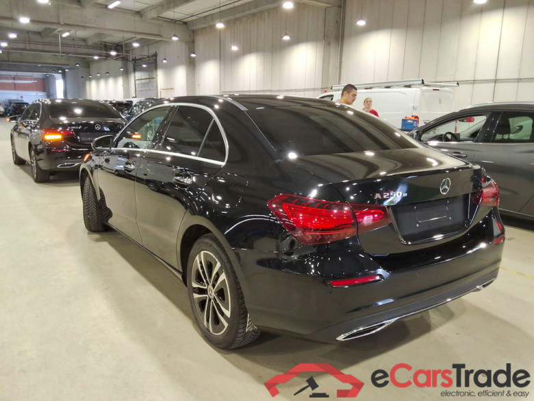MERCEDES-BENZ A-CLASS LIMOUSINE 1.3 A 250 E BUSINESS SOLUTION DCT #2