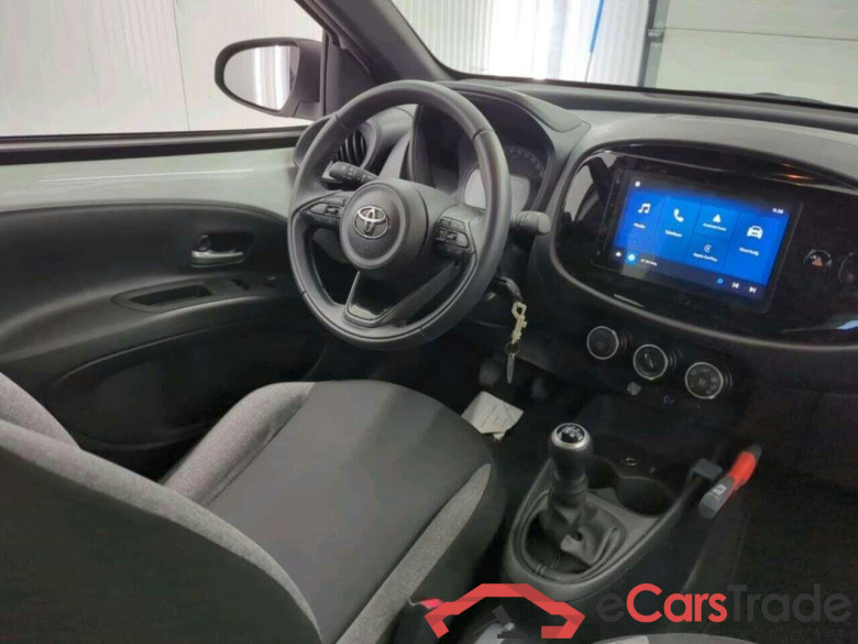 TOYOTA Aygo X 1.0 VVT-i MT Premium #3