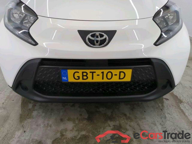 TOYOTA Aygo X 1.0 VVT-i MT Premium #4