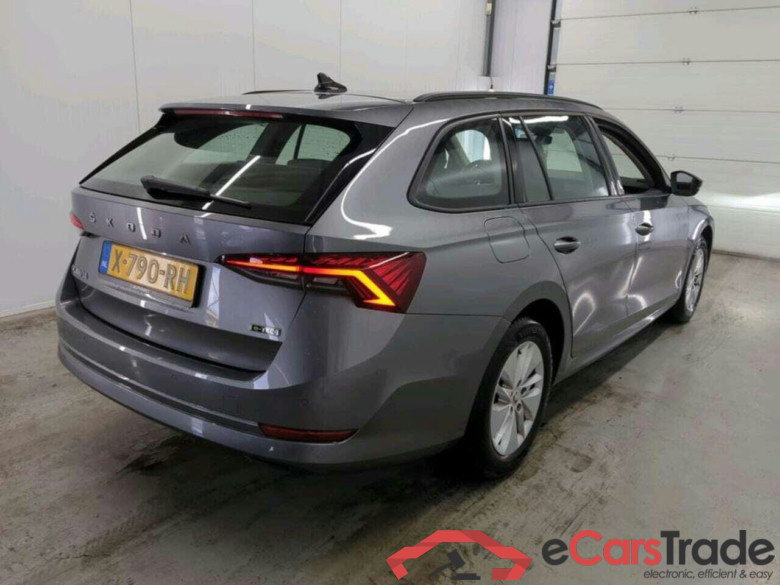 SKODA Octavia Combi 1.5 TSI Bns Edition #2