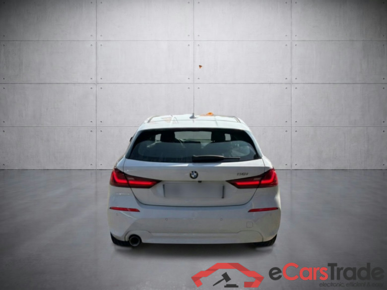 BMW 1 Serie Business Design (F40) 118iA 136 DKG7 #6