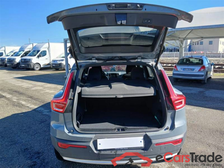 VOLVO XC40 / 2021 / 5P / SUV T4 RECHARGE PLUG-IN AUTO CORE #5