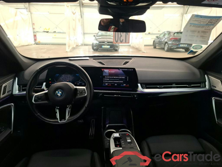 Série iX1 30 xDrive M Sport 64kWh BVA #6