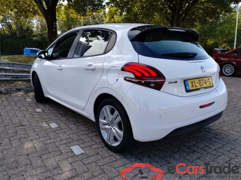 PEUGEOT 208 1.2 PureTech Signature #3