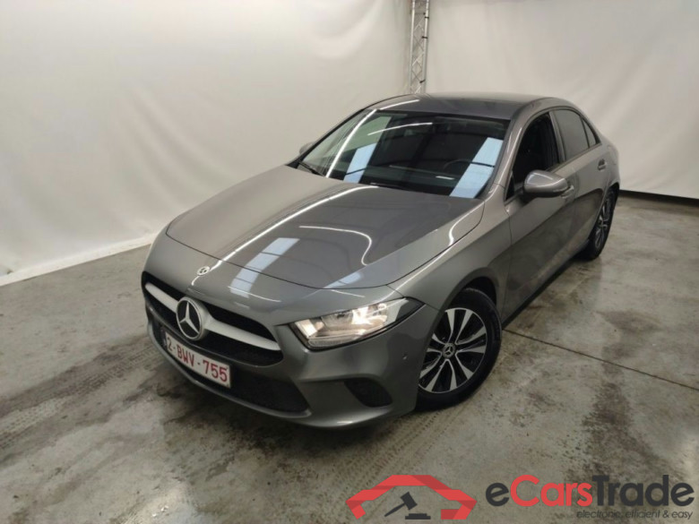 Mercedes-Benz A-Klasse Limousine A 180d Business Solution Essential Aut. 4d #1