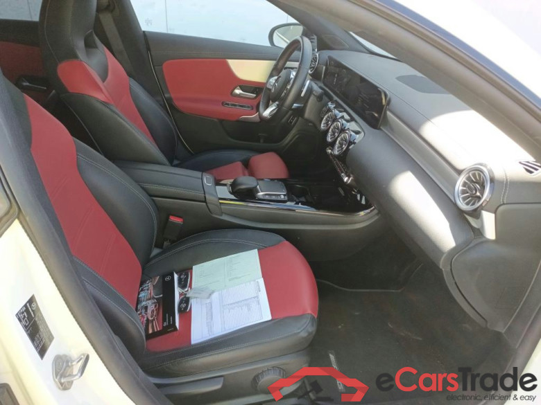 MERCEDES-BENZ CLA / 2019 / 4P / coupé CLA 200 #6