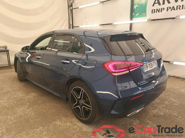 MERCEDES-BENZ Classe A Compact / 2018 / 5P / Berline A 250 e AMG Line 8G-DCT #3
