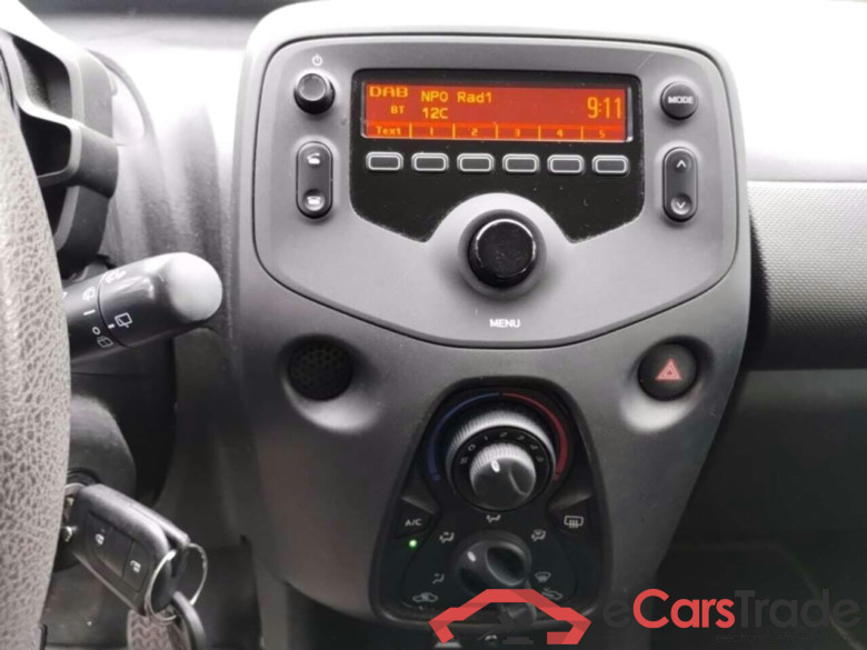 TOYOTA Aygo 1.0 VVT-i x-fun #6