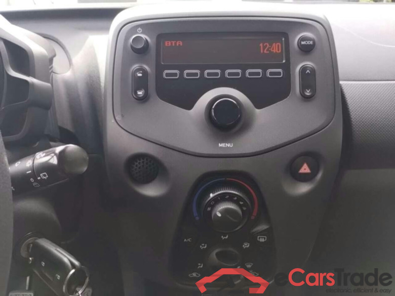 TOYOTA Aygo 1.0 VVT-i x-fun #6
