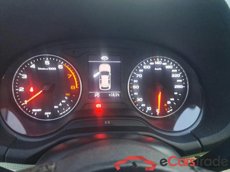 AUDI Q2 / 2016 / 5P / todoterreno Design 30 TFSI 85kW (116CV) (AC) #4