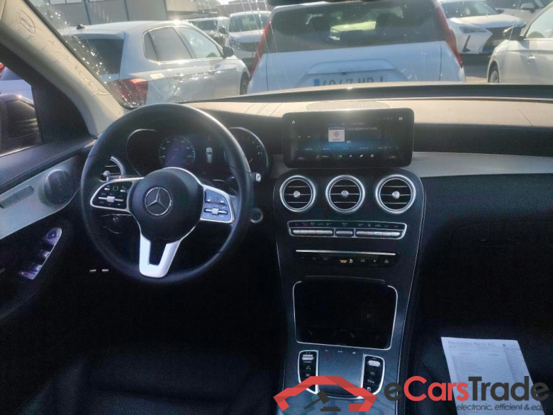 MERCEDES-BENZ Clase GLC 300 e 4MATIC Exclusive AMG Line/Paq Night/Paq PREMIUM PLUS 5030€/Paq Asistencia conduccion 2310€/Asiento #3