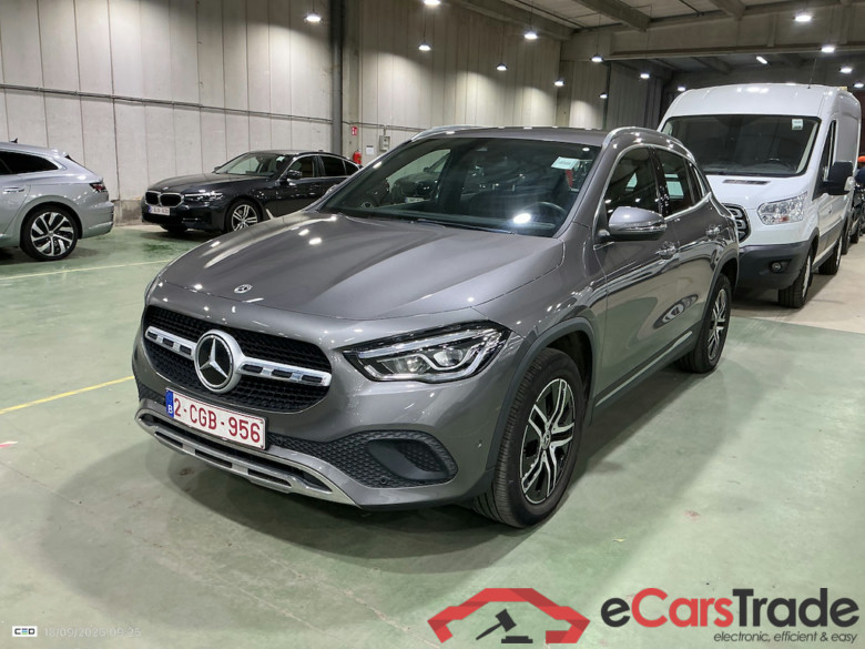 MERCEDES-BENZ GLA 2.0 GLA 180 D DCT BUSINESS SOLUTION
