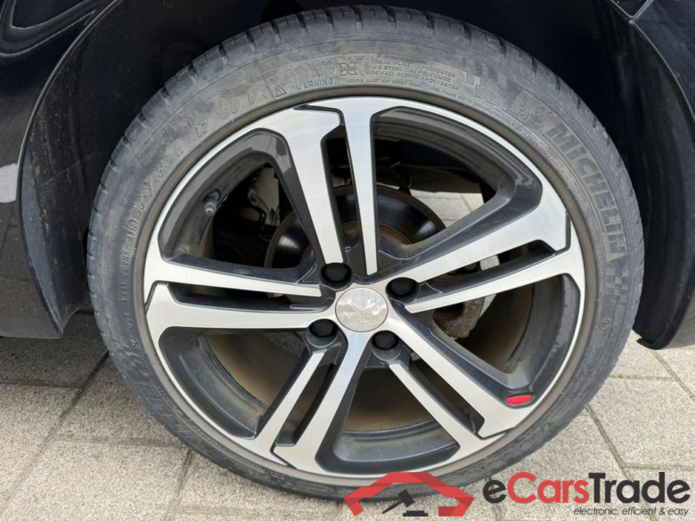 PEUGEOT 208 1.2 PureTech GT Line S&S #6
