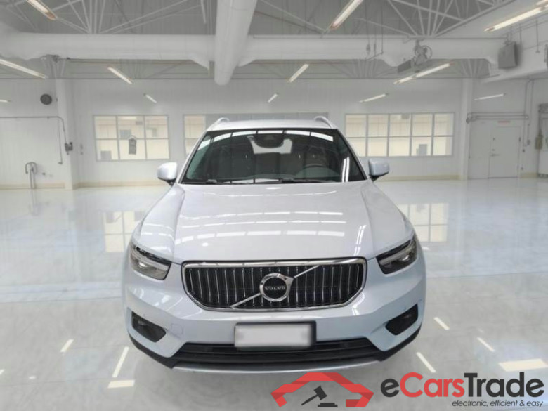VOLVO XC40 / 2017 / 5P / SUV T4 Plug-in Hybrid auto Rech Inscrip Expr #6