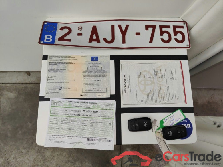 Toyota Yaris 1.5 VVT-i Hybrid Iconic e-CVT 5d #4
