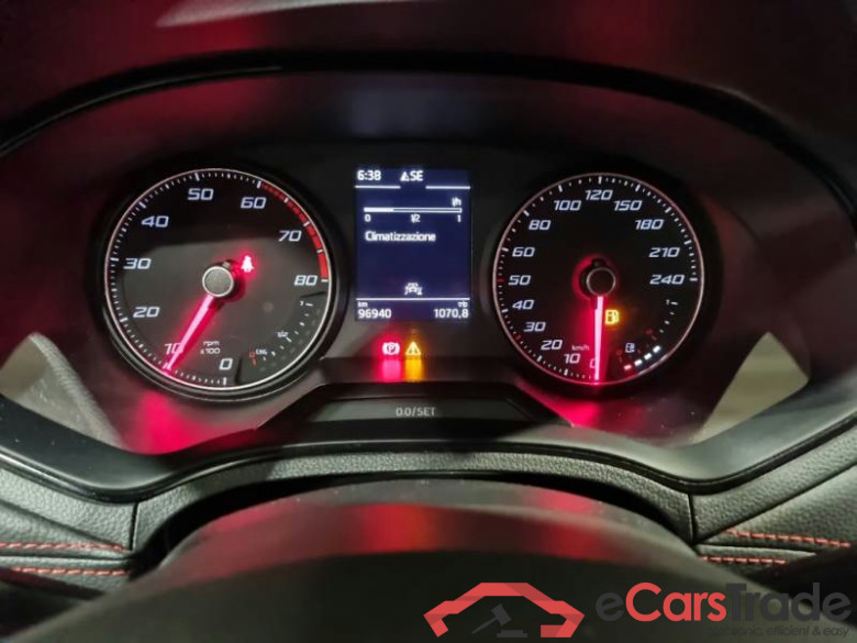 SEAT ARONA / 2017 / 5P / CROSSOVER 1.0 TGI 66KW FR #4