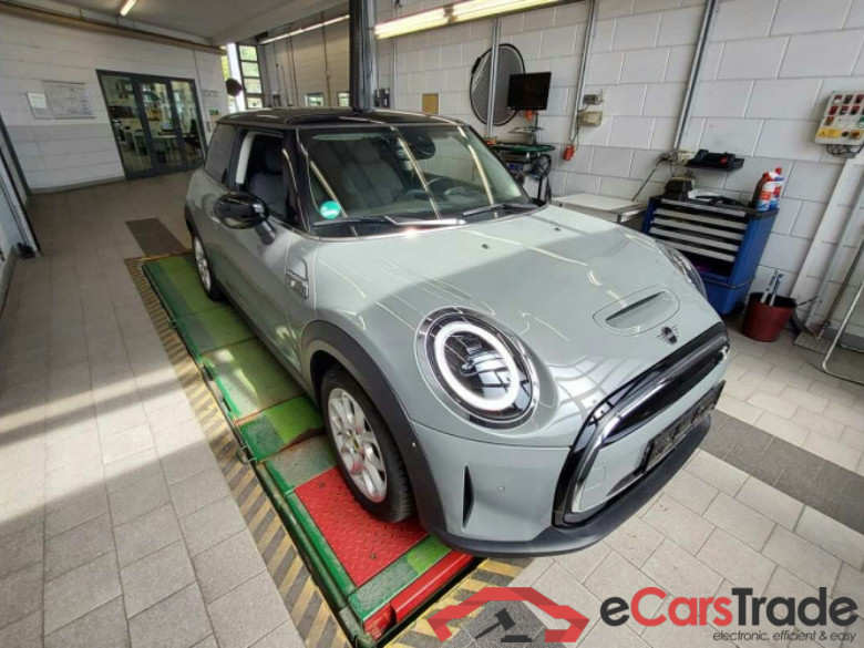 MINI Mini 3-trg. (F56)(2013->) DE - LimS3 SE, Cooper SE Classic Trim, (Facelift 2) 2021 - 2024 #2