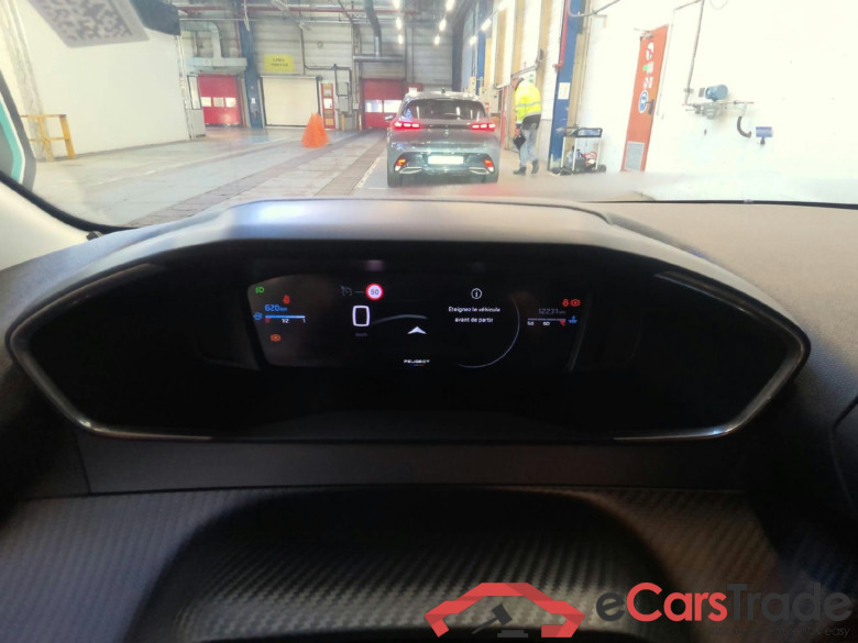 Peugeot 208 Allure 1.2 Essence 100 S&S BVM6 #4